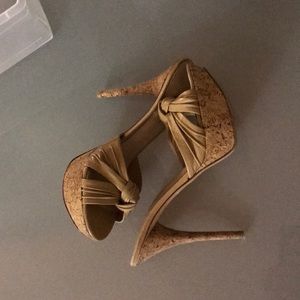 NWOT Marciano Tan/Beige leather stiletto